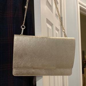 MaxMara ❤️‍🔥 NWOT metallic gorgeous golden clutch/chain link bag. Statement!